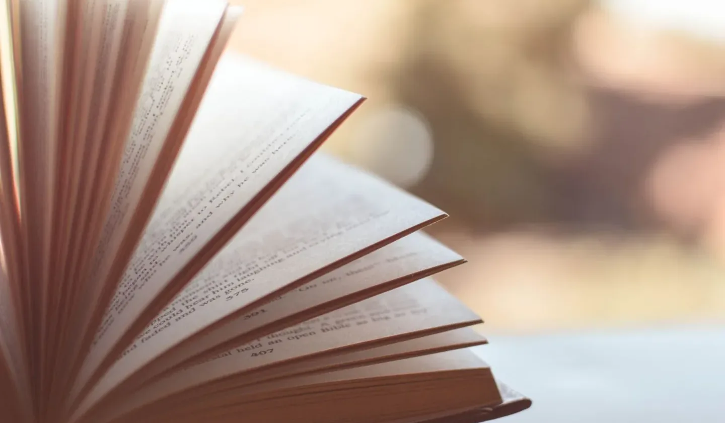 Illustrative Blogs & publications template image